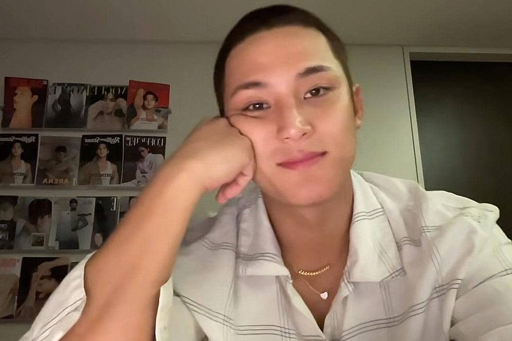 Mingyu SEVENTEEN Tulis Surat dan Live untuk CARAT Sebelum Pergi Wamil