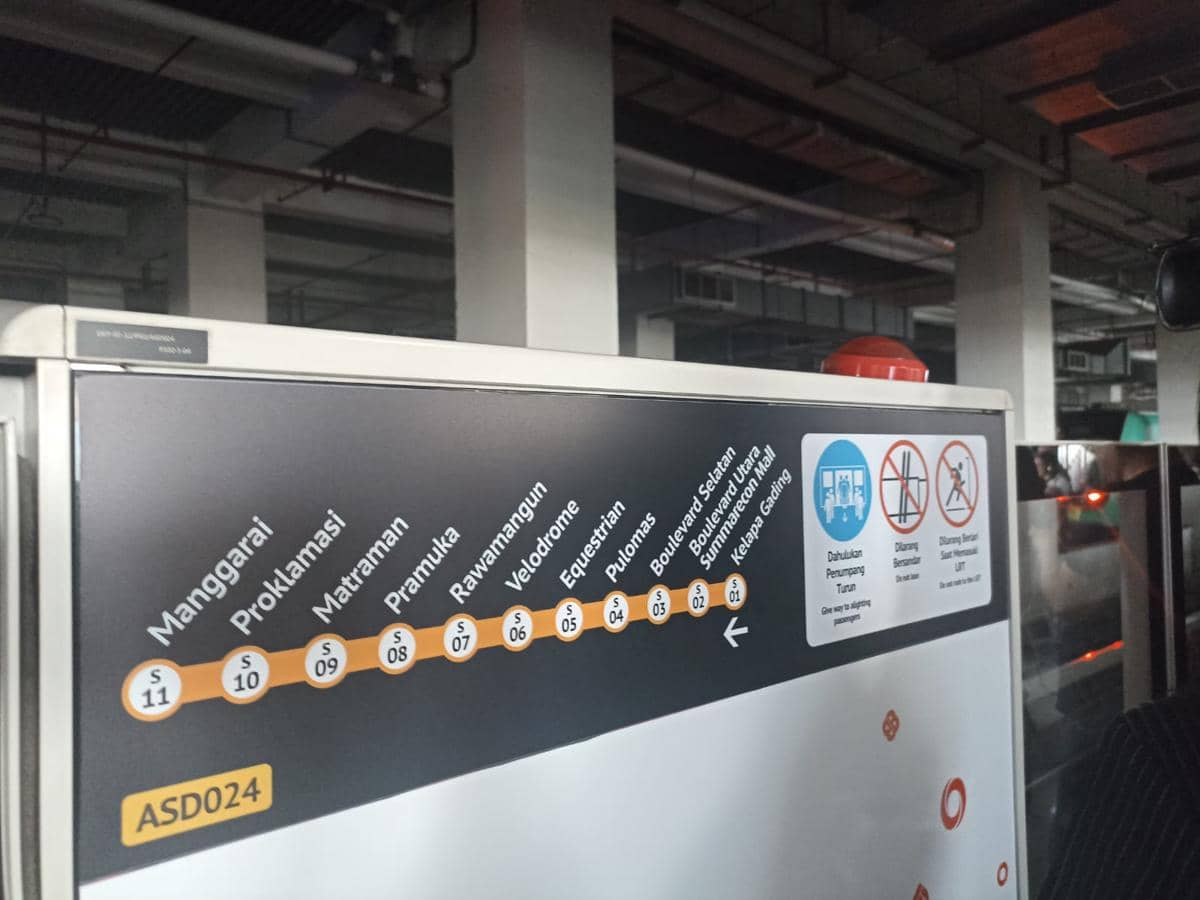 LRT Jakarta melakukan uji coba pada Kamis (10/9/2026).