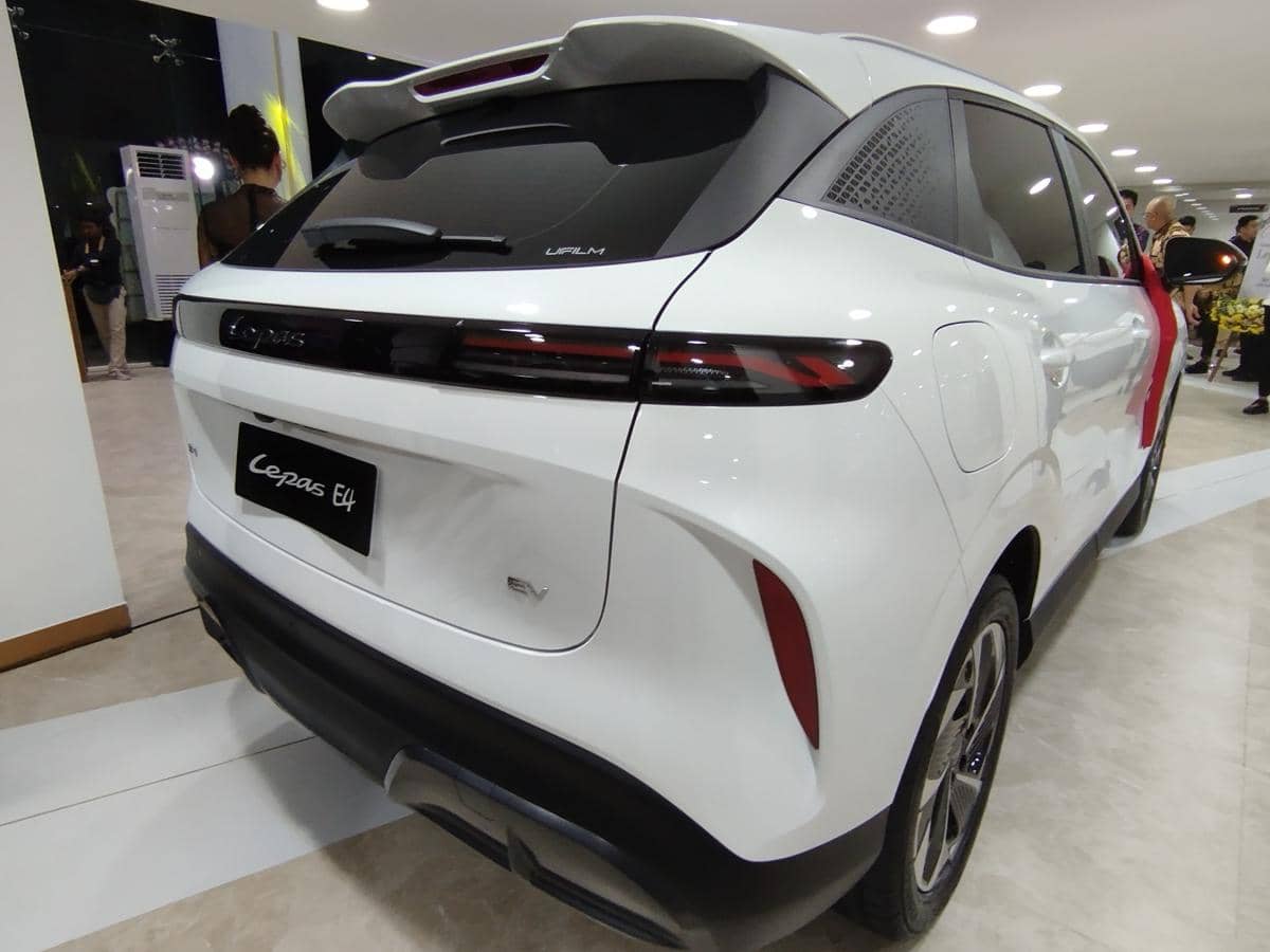 LEPAS Buka Diler di Semarang, Bawa Mobil Listrik Seri E4 EV dan L8 PHEV