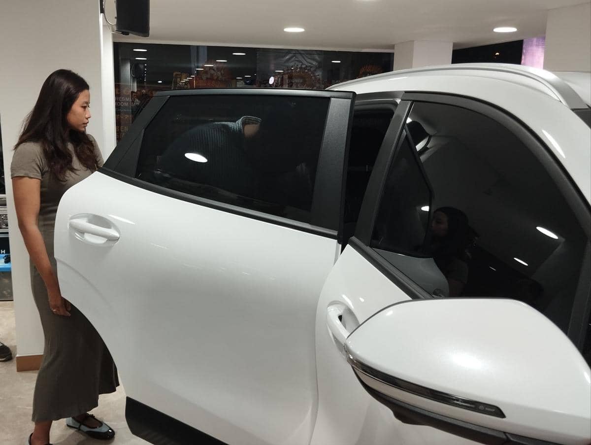 Mobil listrik LEPAS di diler NEV Premium di Semarang, Rabu (9/9/2026). (IDN Times/Dhana Kencana)