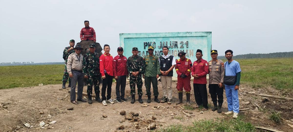 Danrem 044/Gapo dan Kepala BKSDA Sumsel meninjau titik kebakaran serta kondisi satwa di PKG Jalur 21 Padang Sugihan.