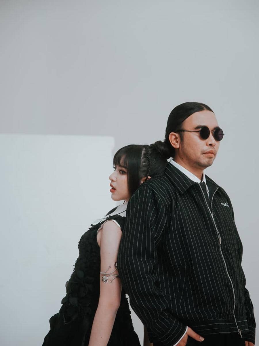 Sampul lirik lagu "Sumpah Percuma" oleh Whisnu Santika featuring Tiara Andini dari Instagram Whisnu Santika.