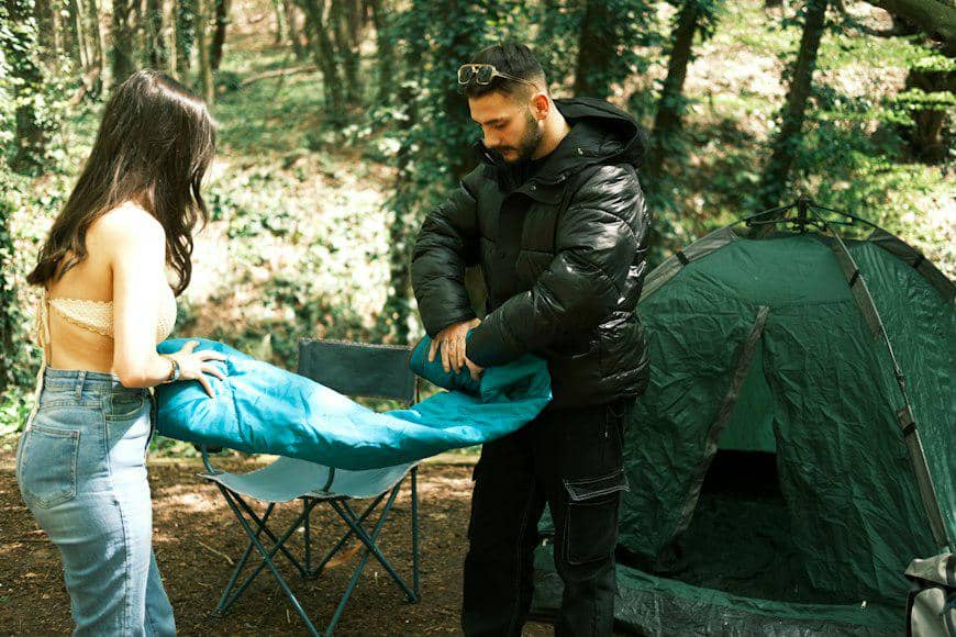 ilustrasi melipat sleeping bag