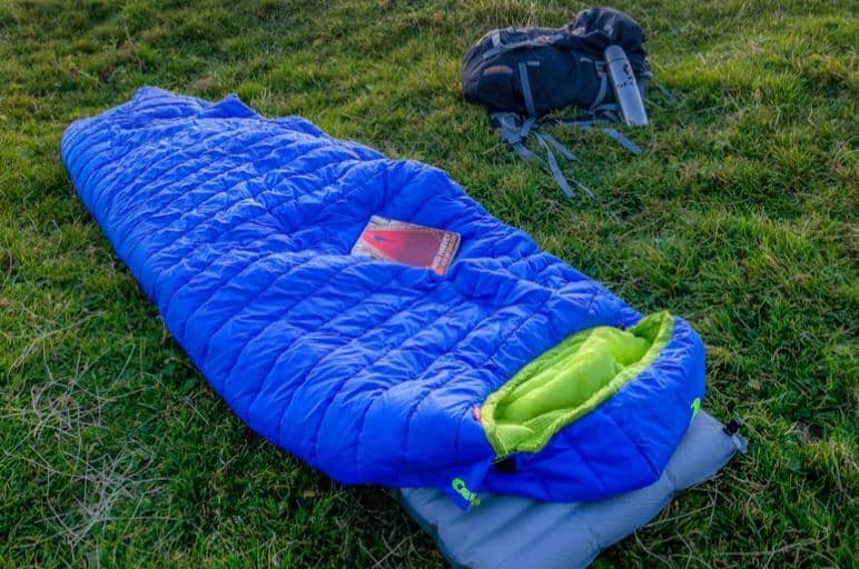ilustrasi sleeping bag