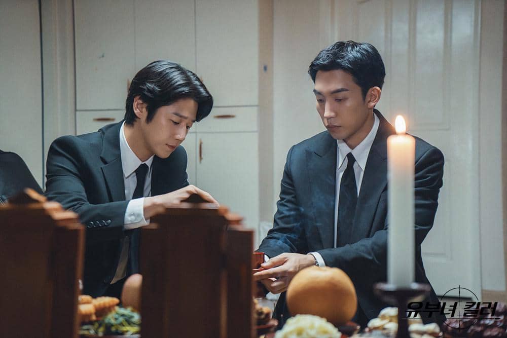 Jung Joon Won dan Lee Sang Yi di A Bona Fide Killer