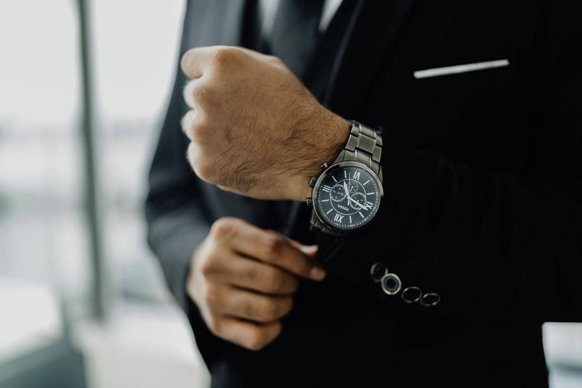 cara menghilangkan baret pada jam stainless steel