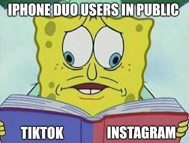 8 Meme Kartun tentang iPhone Duo, 2 Layar Bikin Harganya Dobel?