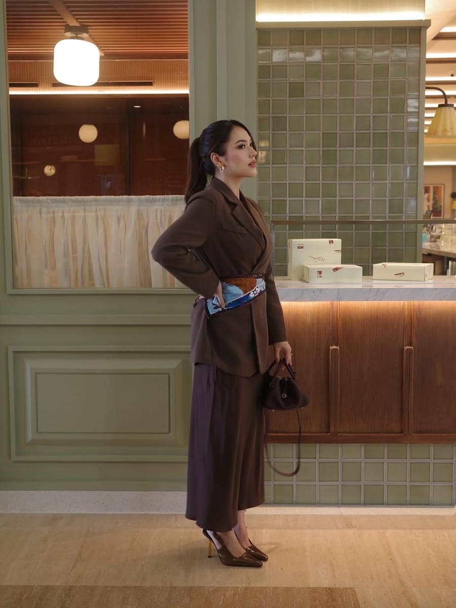 outfit serba cokelat Nabila Gardena