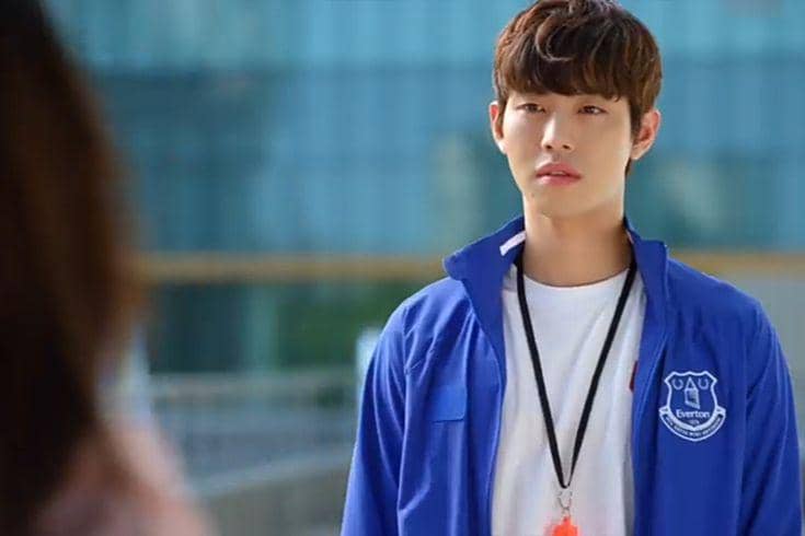 Ahn Hyo Seop tampil sebagai karakter dalam adegan drama Korea My Father is Strange yang diproduksi KBS.