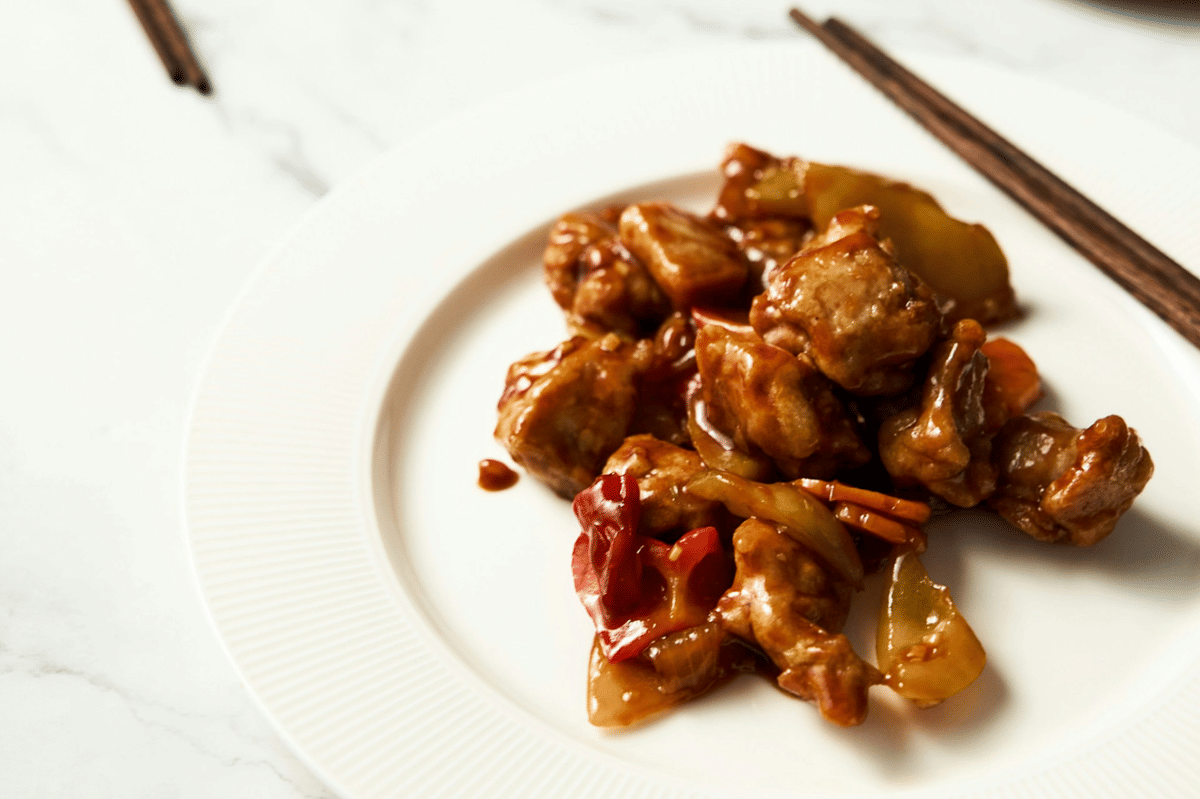ilustrasi sajian sweet and sour pork chops