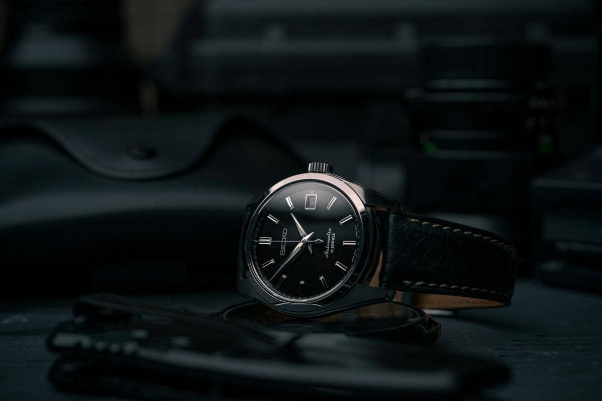 7 Rekomendasi Jam Tangan Pria All Black, Bikin Aura Makin Cool