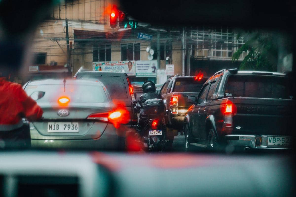 ilustrasi terjebak macet