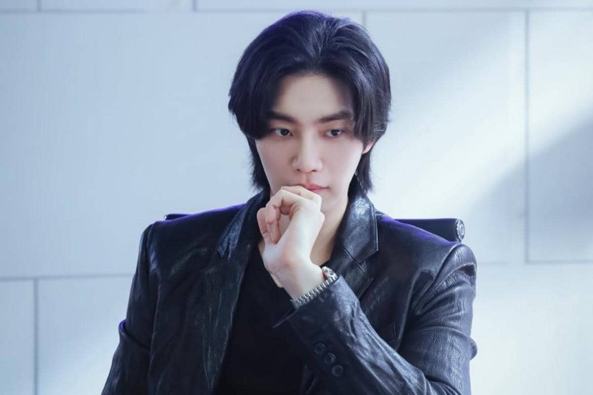 Still cut Make Me Tingle