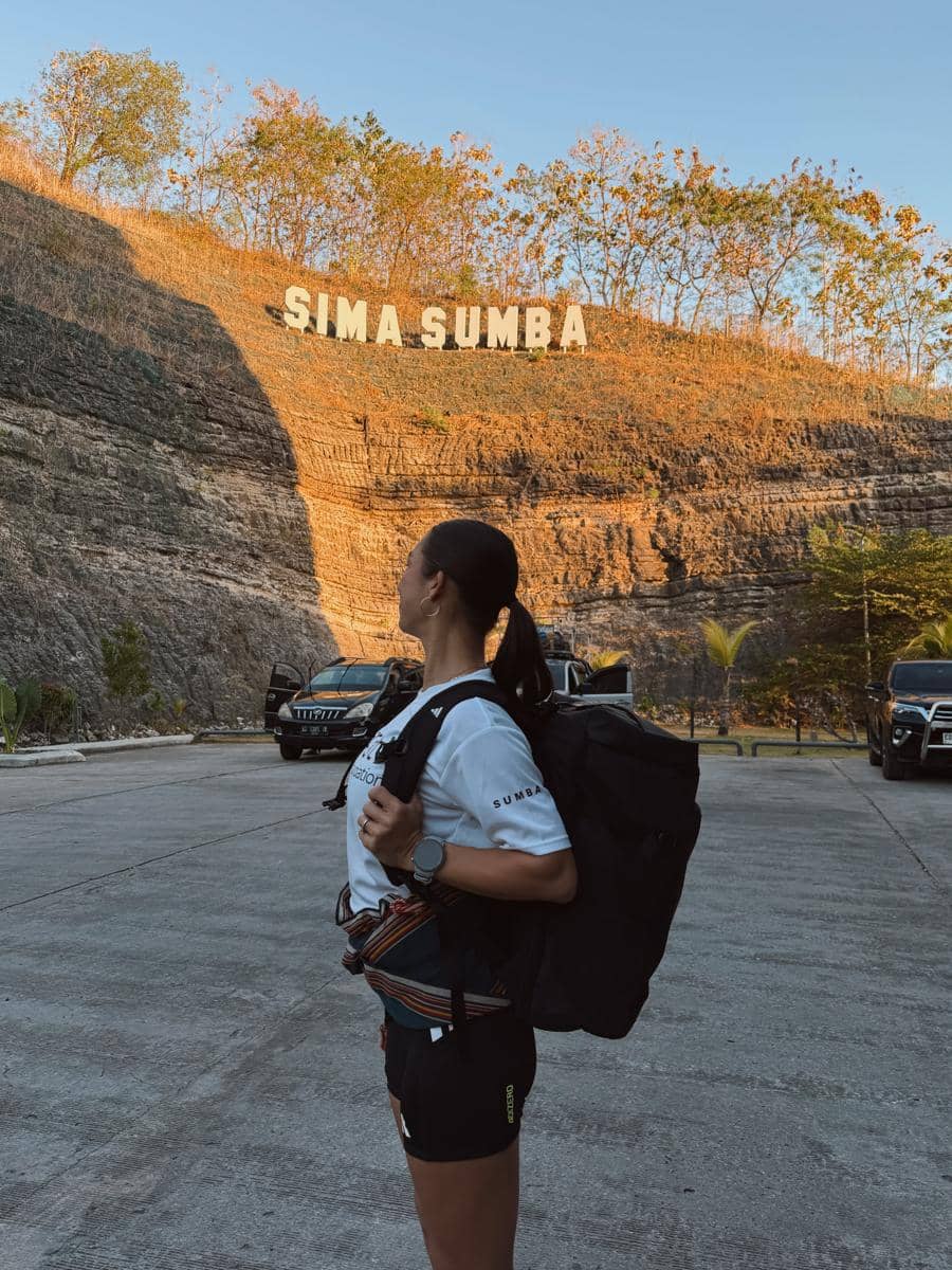 Jennifer Bachdim menikmati liburan di Sumba