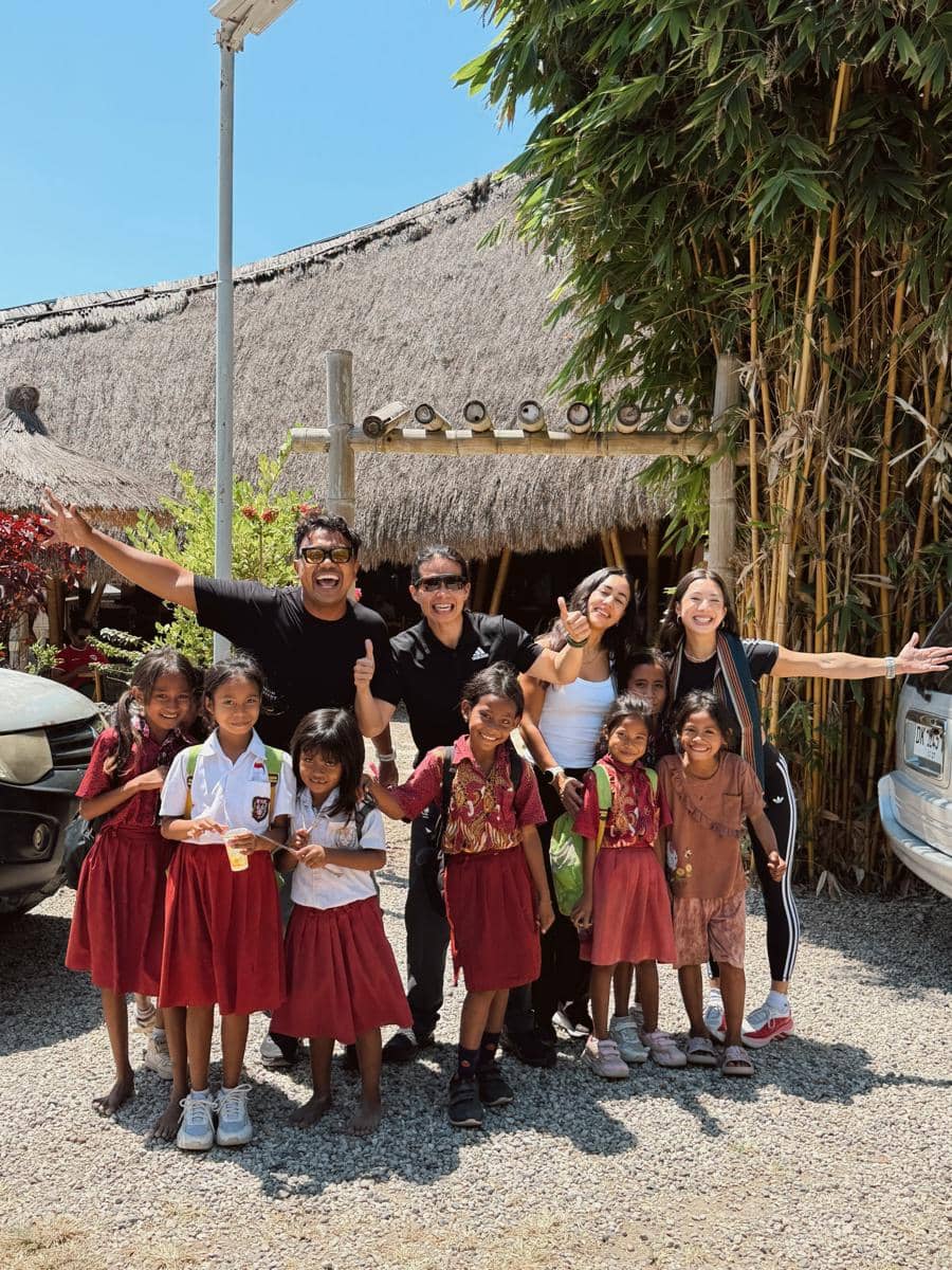 Jennifer Bachdim menikmati liburan di Sumba