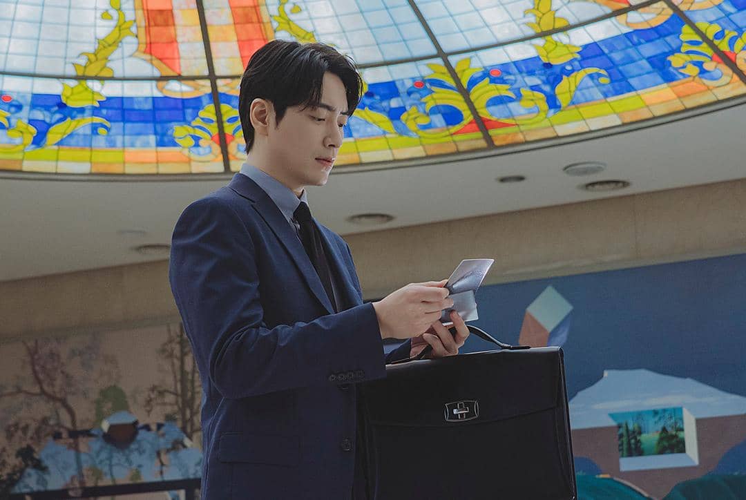 Lee Jun Hyuk di drama The Ordinary Jackpot
