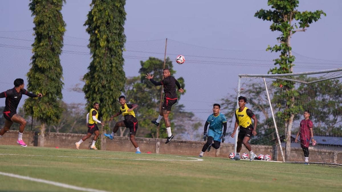 Java United Incar Kemenangan Perdana di Markas Persita Tangerang