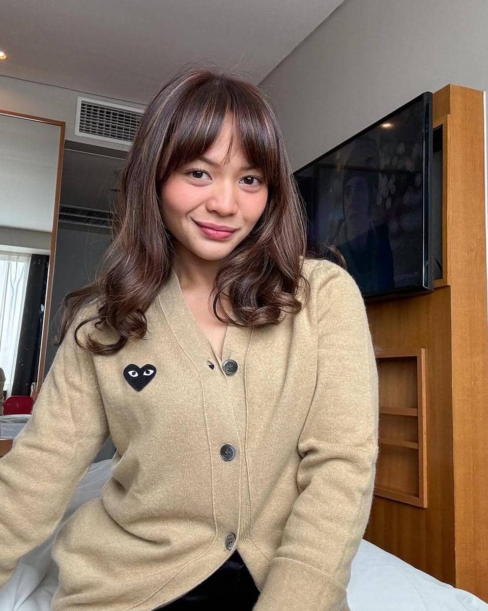 ide gaya rambut ala Amel Carla yang cocok untuk kuliah