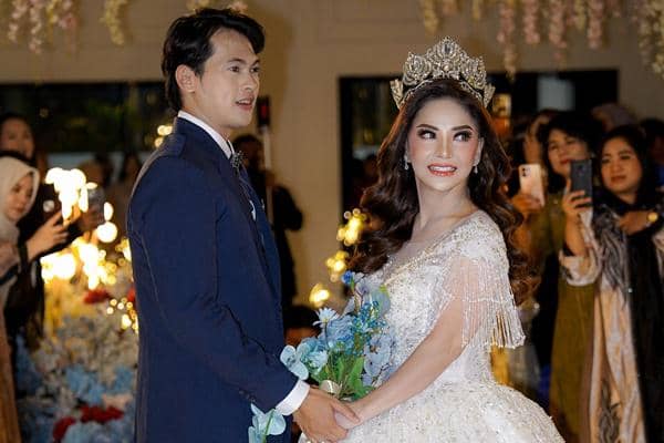 Irma Darmawangsa dan Irfan Sebaztian Resmi Menikah Usai 7 Tahun Pacaran