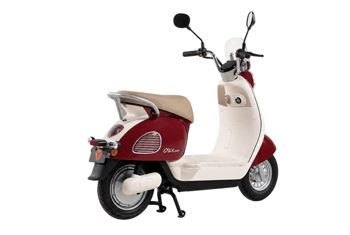 Sepeda motor listrik Yadea dengan klaim jarak tempuh hingga 50 km dalam dokumentasi produk perusahaan.