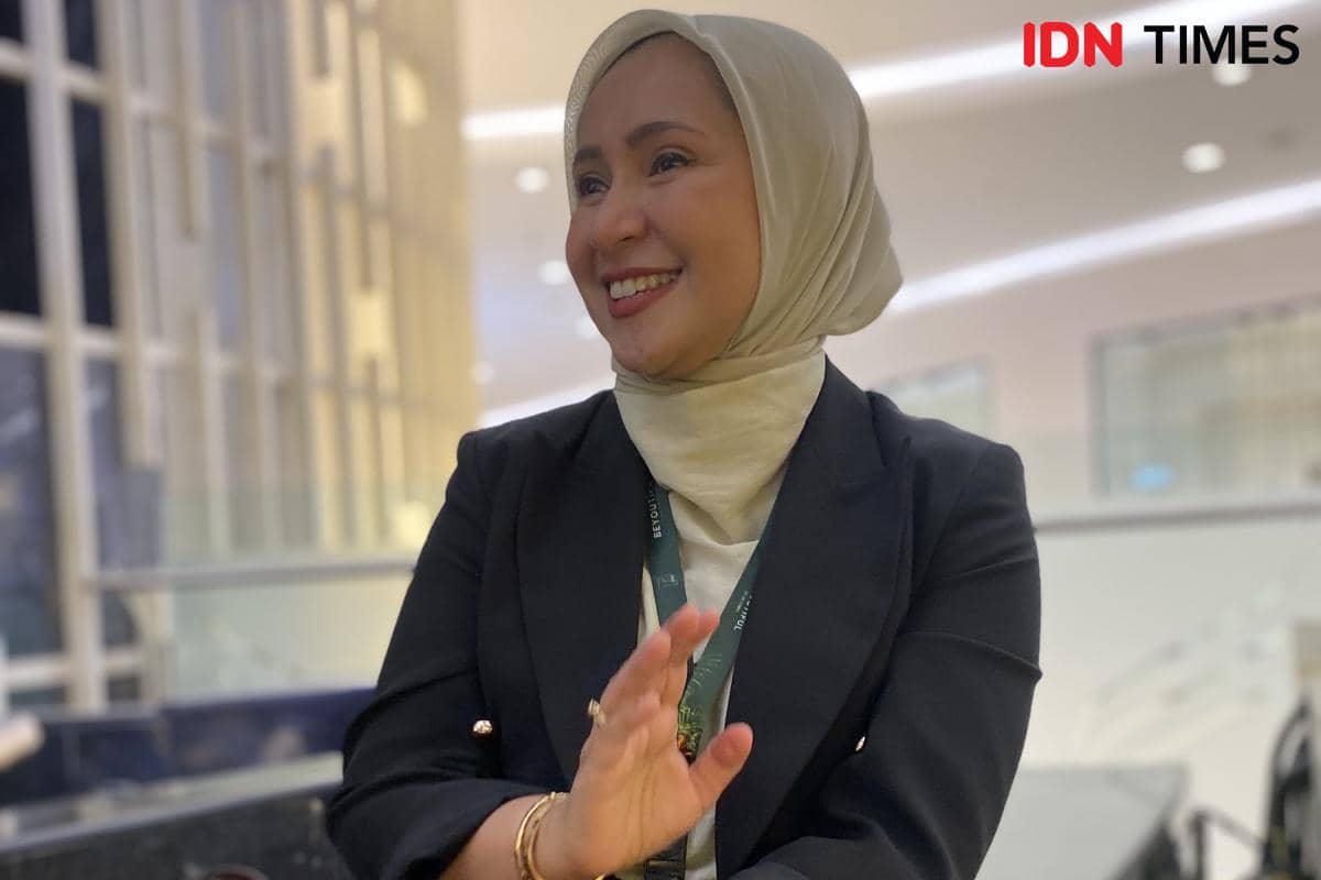 dr. Arti Indiria, dokter spesialis gizi klinik, menjelaskan proses penurunan berat badan dalam sebuah sesi.