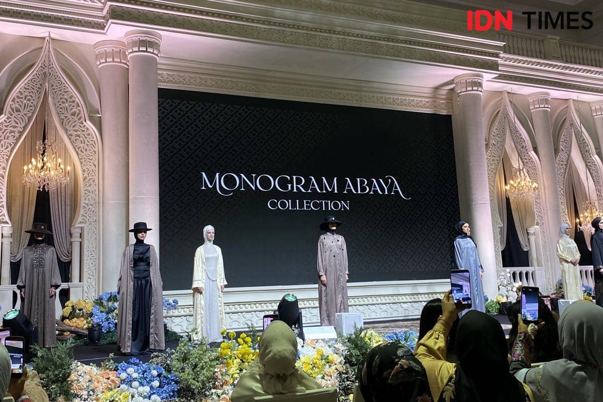 5 Cara Benang Jarum Membuat Abaya Tampil Lebih Modern dan Fashionable