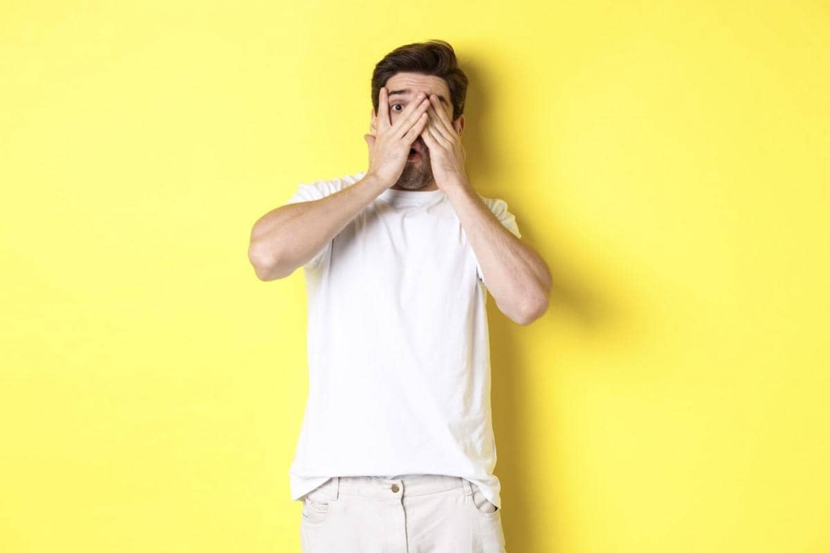 5 Zodiak Cowok yang Punya Self Esteem Rendah, Tak Sadari Nilai Diri!