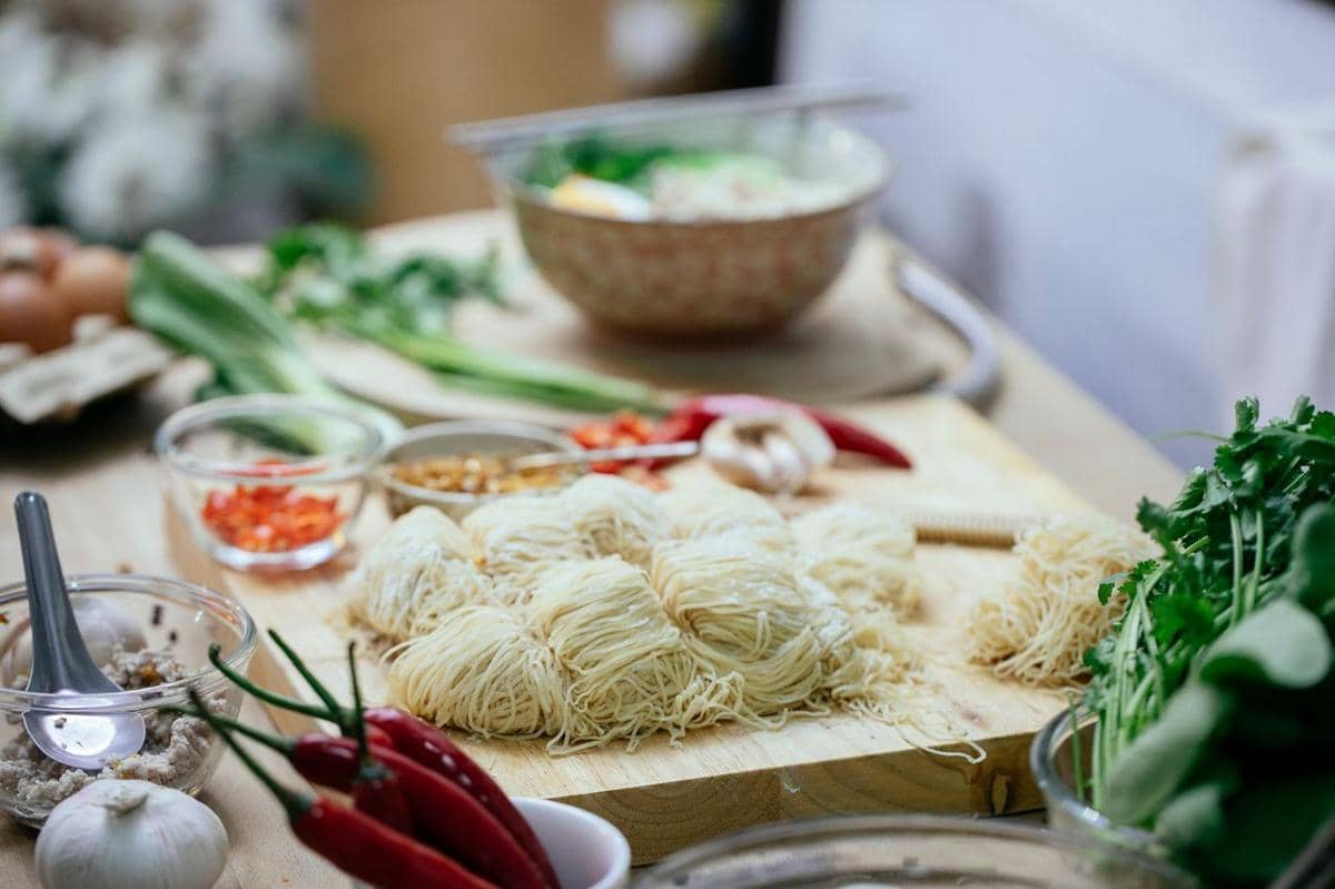 illustrasi mie soba