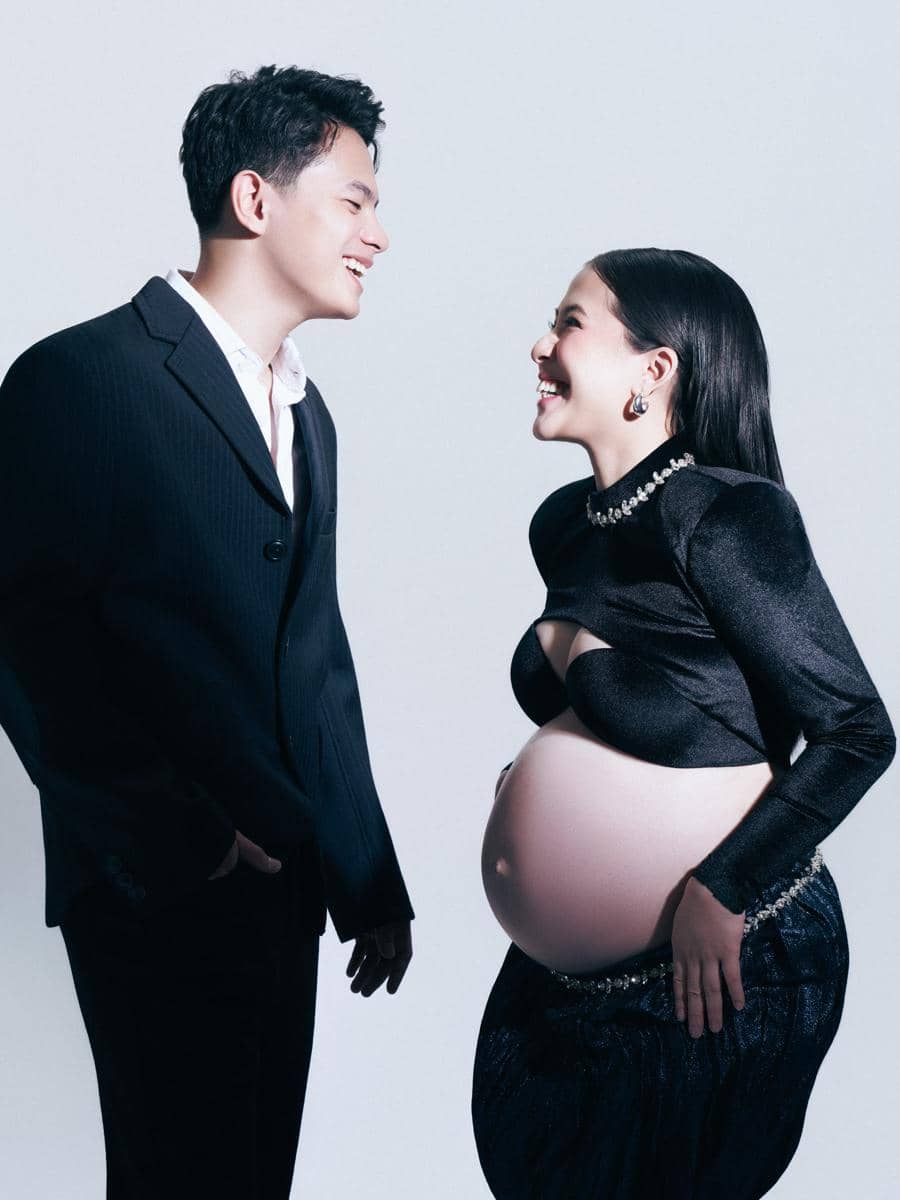 Adhisty Zara berpose dalam foto maternity sebagai inspirasi pemotretan kehamilan yang dibagikan melalui Instagram.