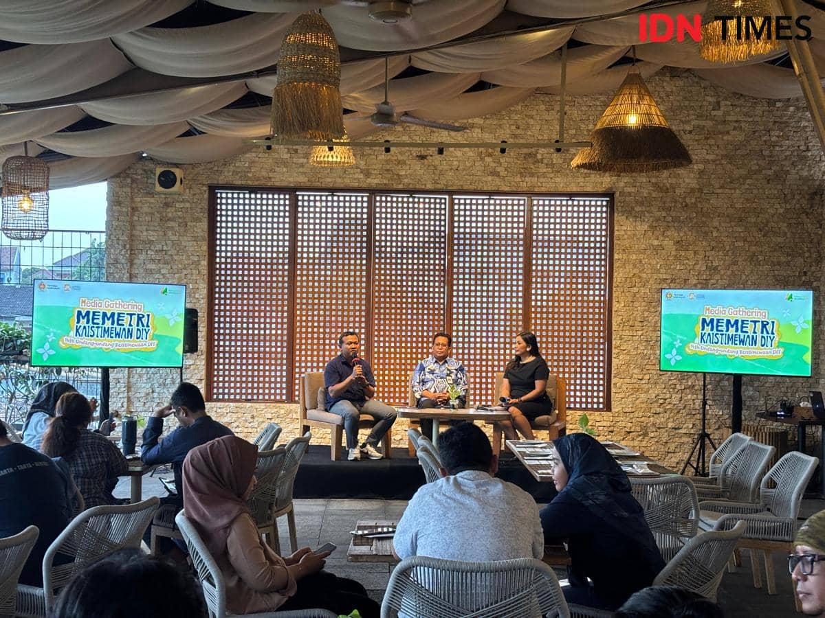Konferensi pers Memetri Kaistimewan, di Yogyakarta, Jumat (12/9/2026). (IDN Times/Herlambang Jati Kusumo)