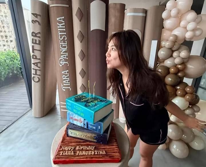 ultah ke-34 Tiara Pangestika