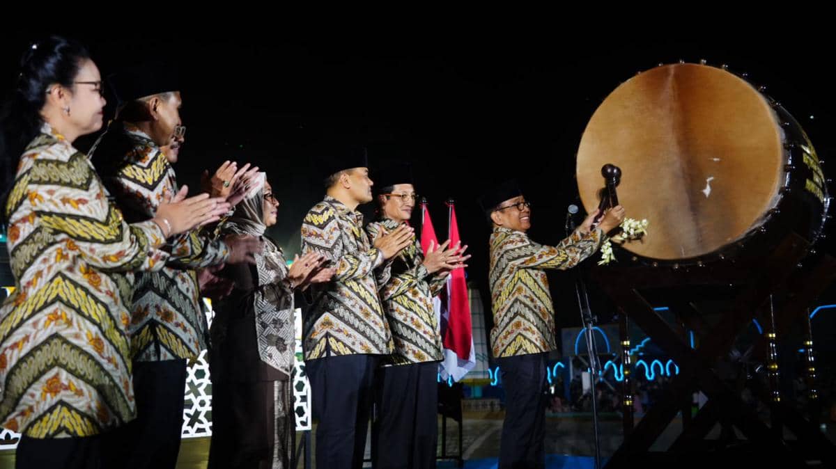 Menko PMK bersama Menteri Agama, gubernur, wakil gubernur, dan pejabat lain membuka MTQ Nasional XXXI 2026.