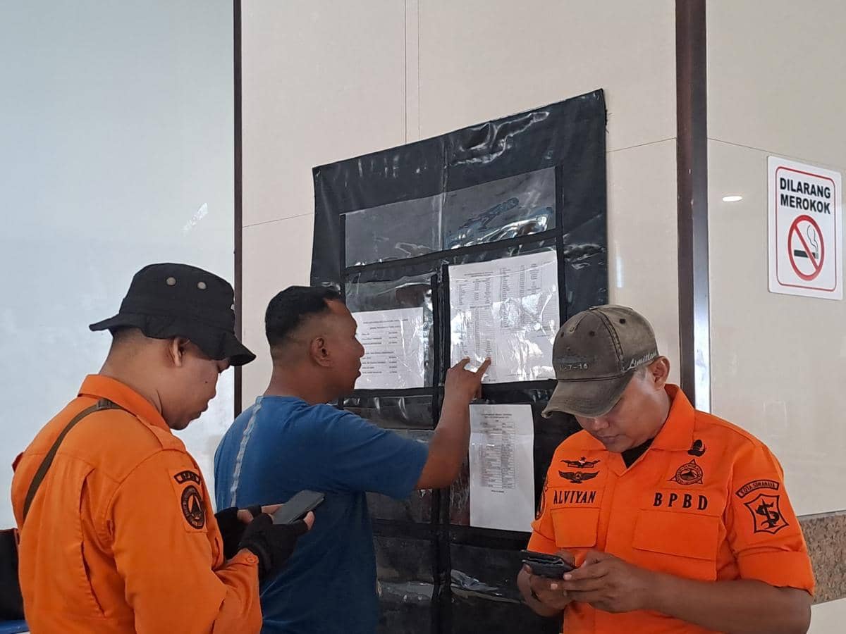 Dua posko pengaduan Kapal Virgo Transport 8 yang hilang kontak di Terminal Penumpang Gapura Suraya Nusantara, Tanjung Perak.