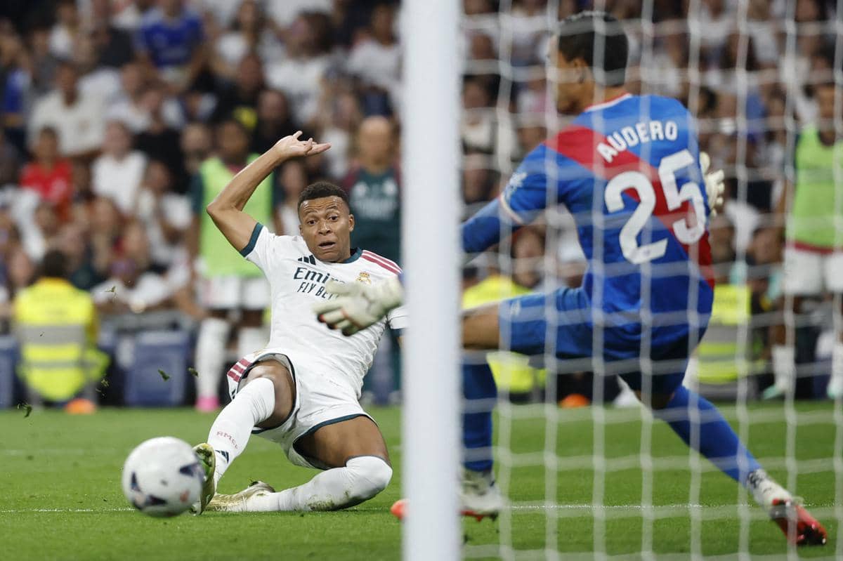 Kylian Mbappe Jadi Teror Emil Audero saat Debut di LaLiga