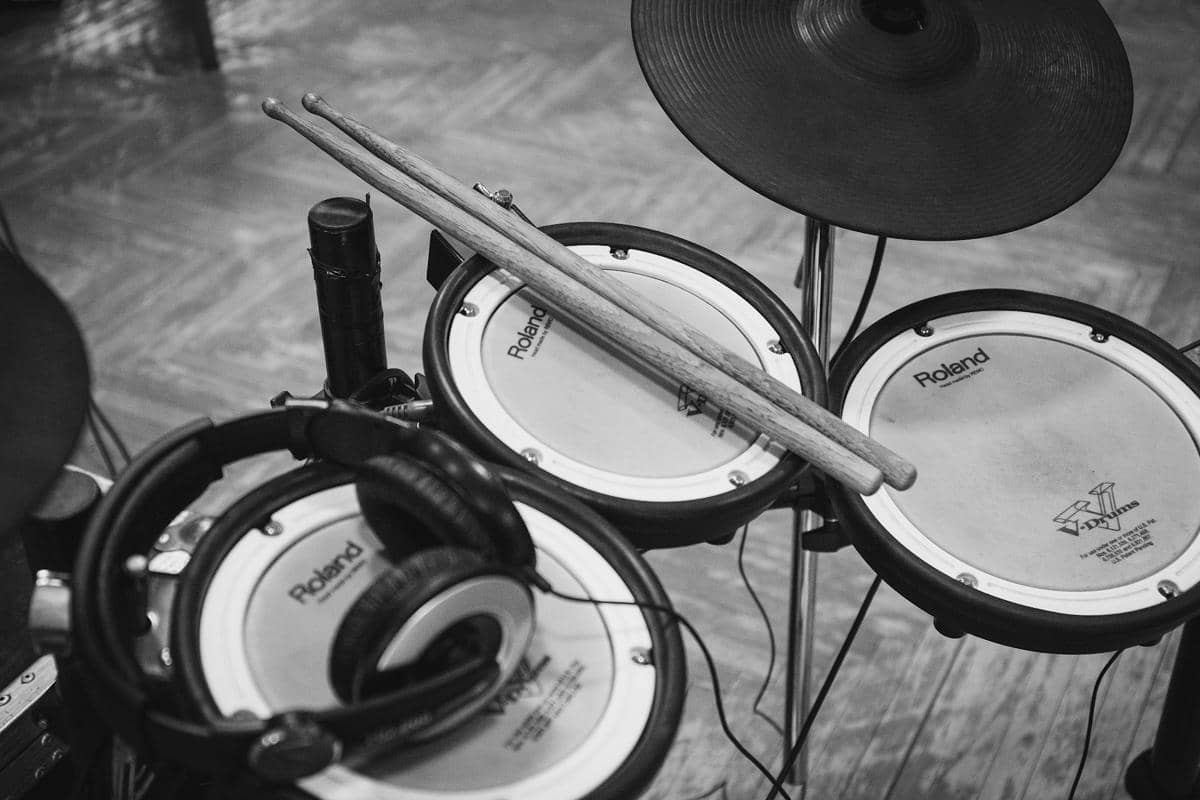 ilustrasi drum elektrik