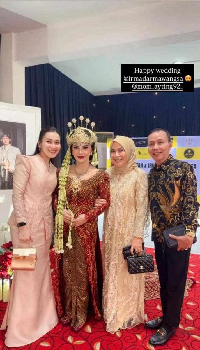 Gaya Tamu Seleb di Pernikahan Irma Darmawangsa dan Irfan Sebaztian