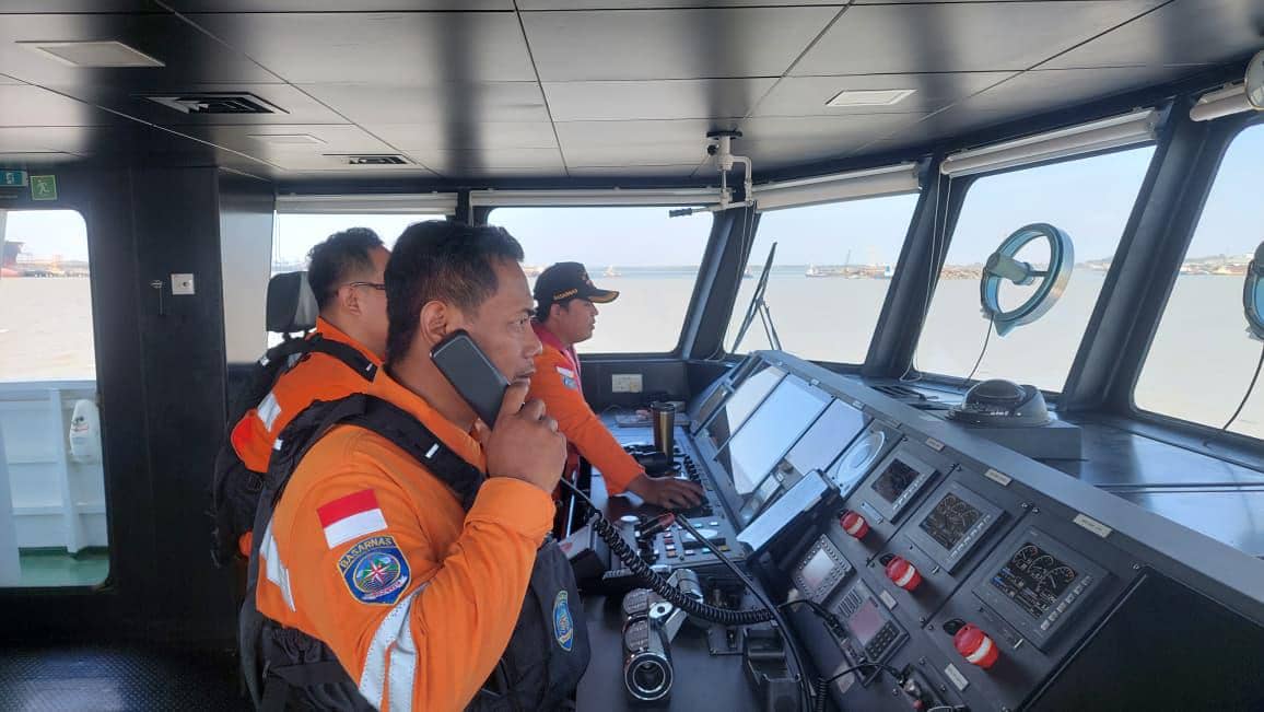 SAR Surabaya Kerahkan Kapal dan Helikopter Cari Virgo Transport 8