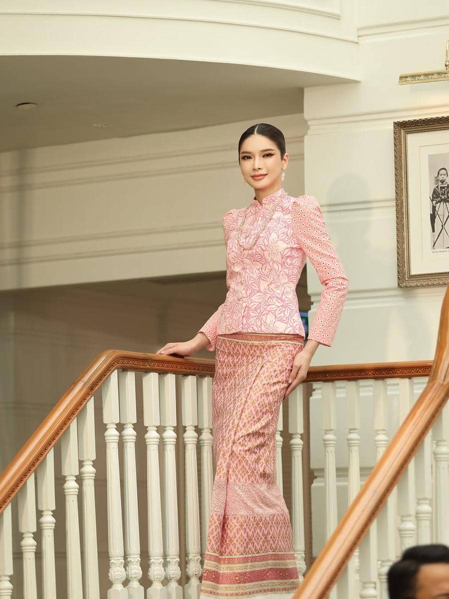 Potret Finalis Miss International Queen 2026 di Fashion Show Thai Dress