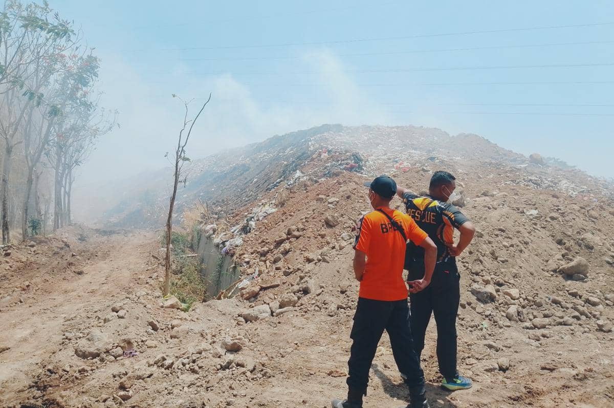 Kebakaran TPA Magetan Masih Mengepul, Ada Titik Api Sulit Dijangkau