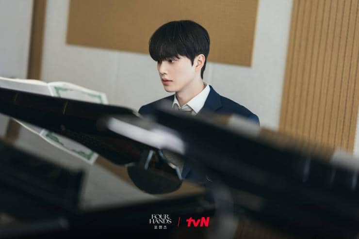 Still cut drama Four Hands, Two Sonatas