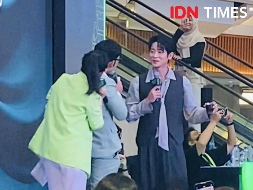 Cheng Lei menghadiri acara fan meeting bersama penggemar di Mini Atrium Gandaria City pada Sabtu, 12 September 2026.