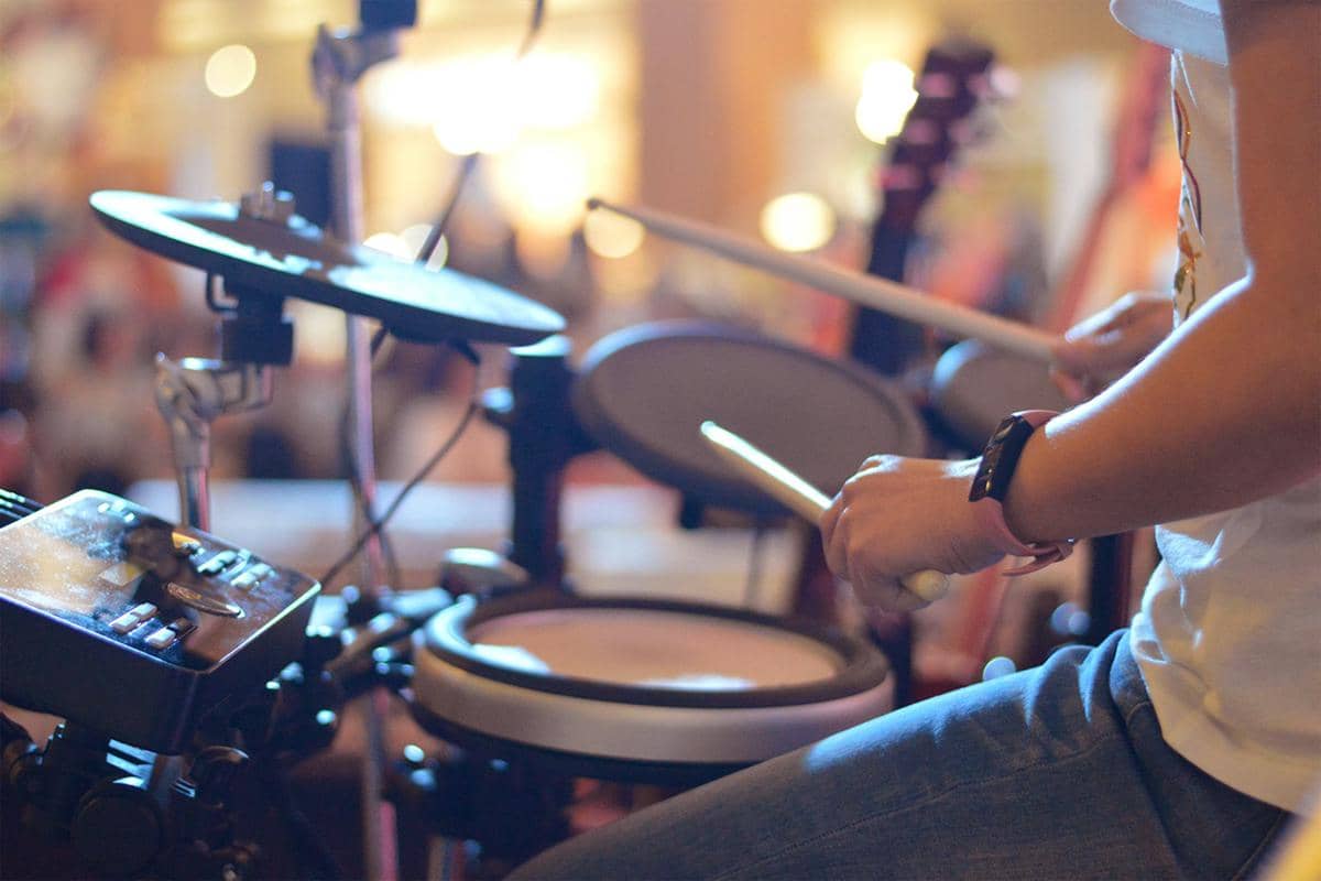 ilustrasi drum elektrik