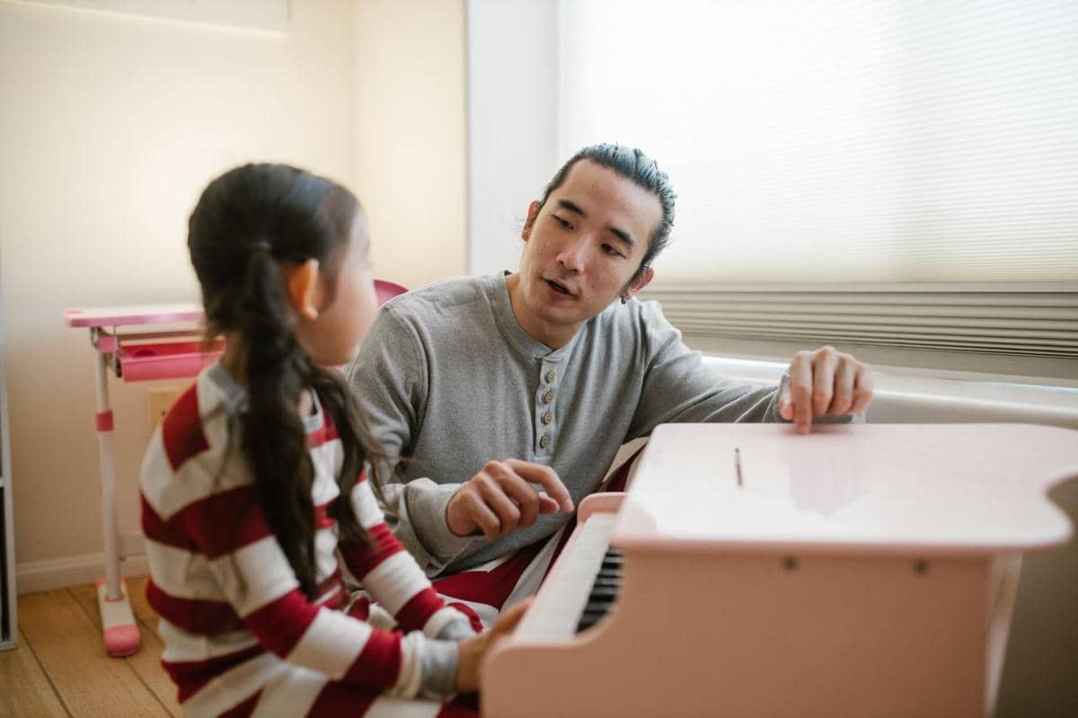 5 Manfaat Les Musik untuk Perkembangan Anak Usia Sekolah Dasar