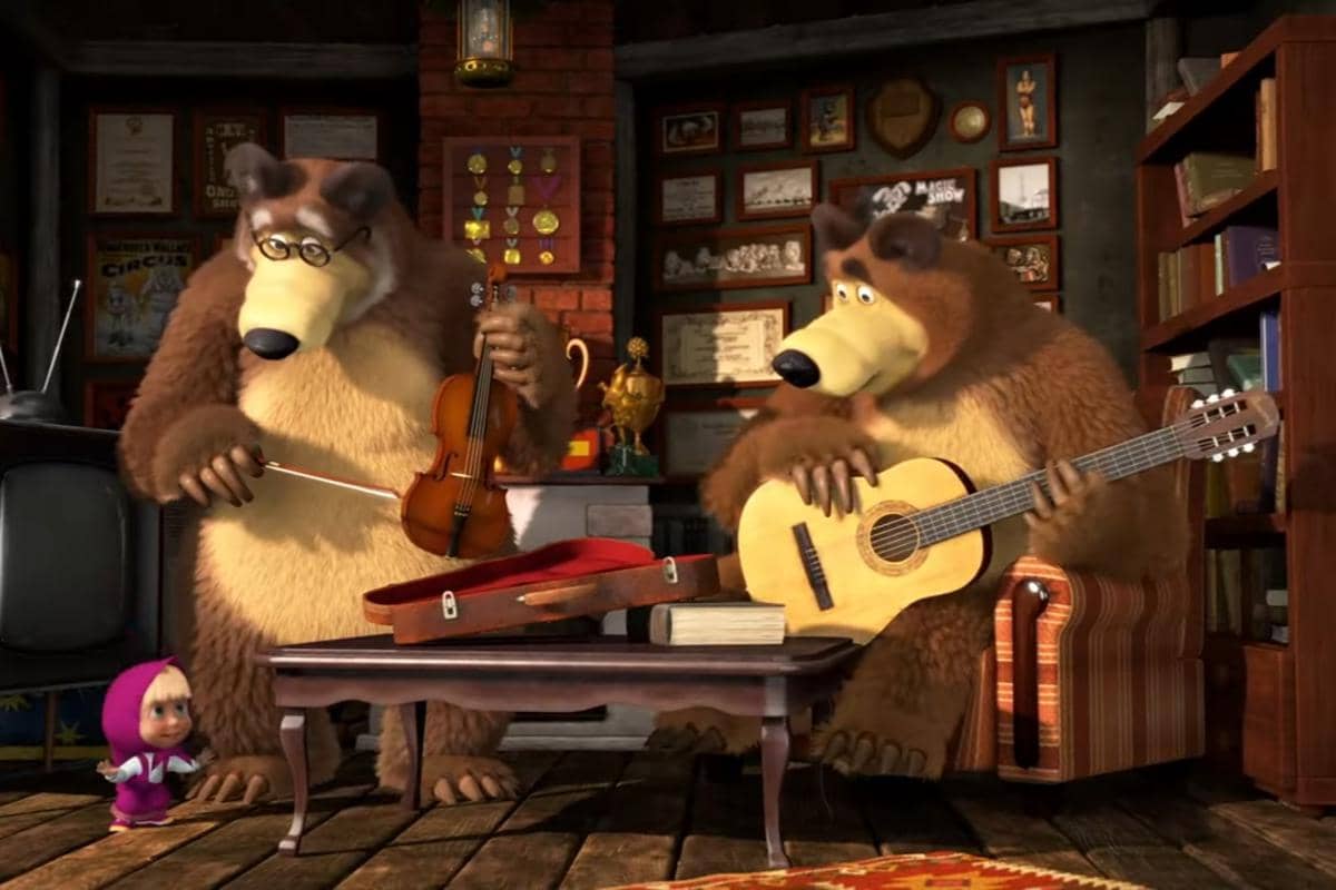 Bear dan sang ayah dalam Masha and the Bear
