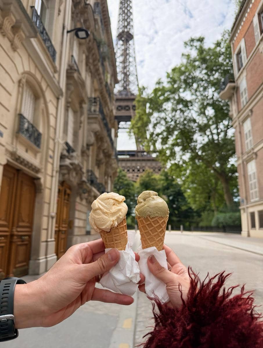 Merdi Octavia dan suami jalan-jalan di Paris