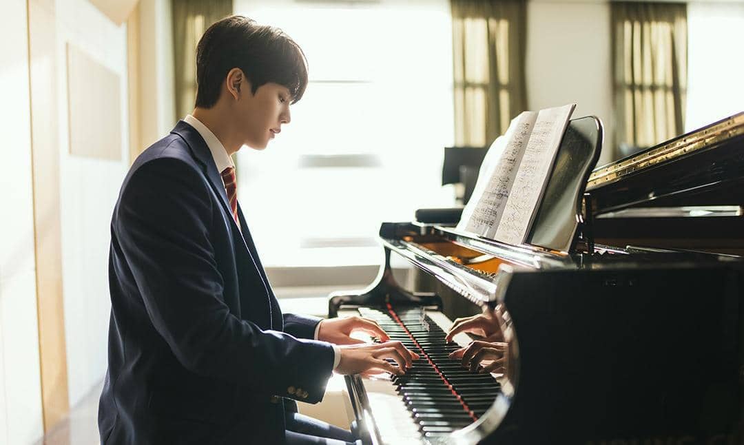 Still Cut Song Kang di Four Hands, Two Sonatas