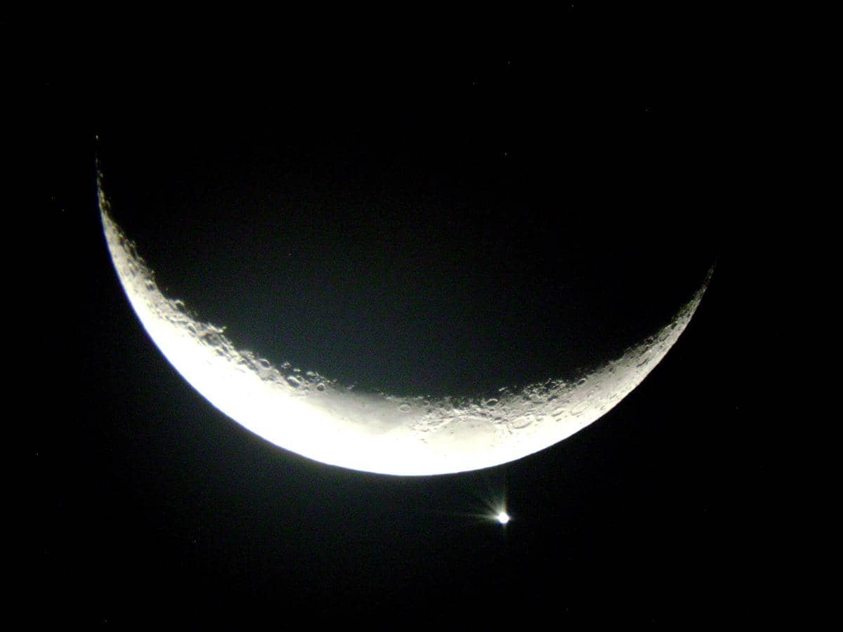 ilustrasi okultasi Venus dan Bulan