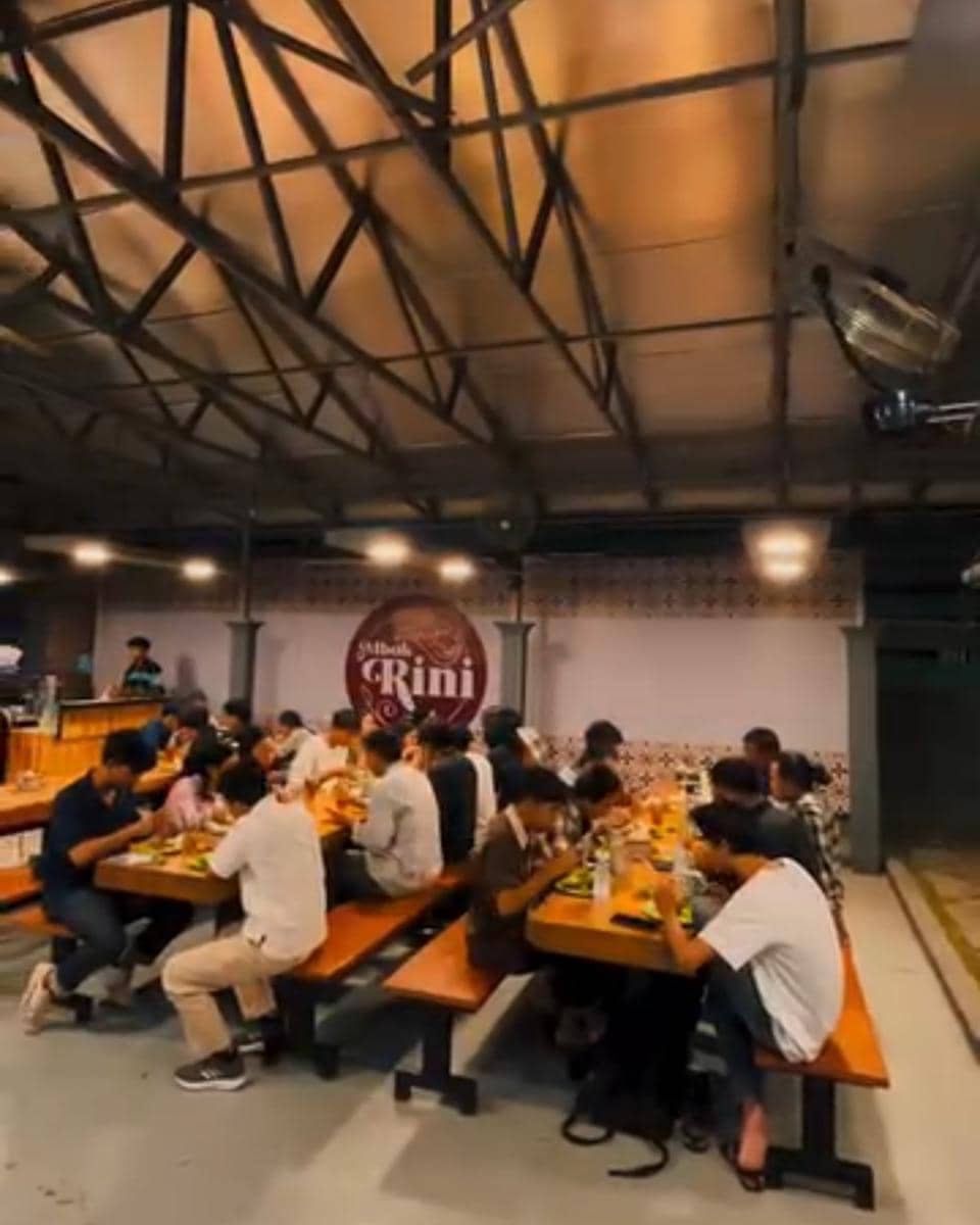 Kuliner khas Jhttps://www.instagram.com/mbokrini.lpg?stkn=MTN2dGd6YWcwcGtsdA==ogja (instagram/mbokrini.lpg)