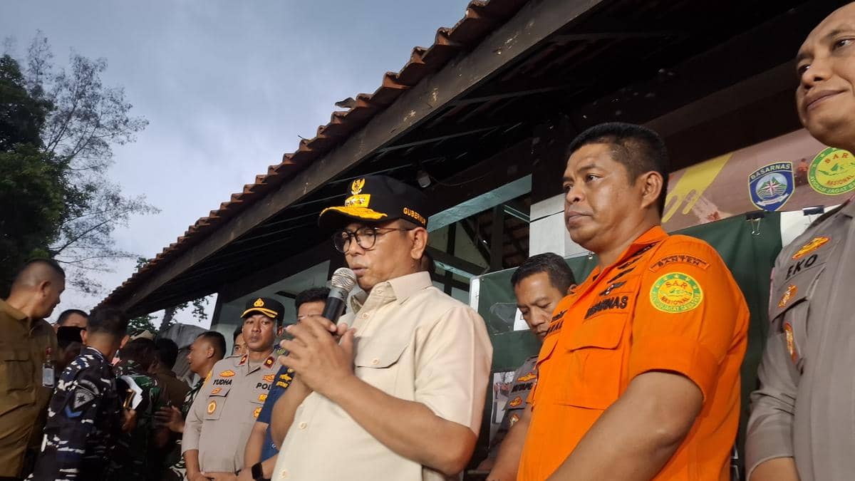 Andra Soni dan Kabasarnas Banten menyampaikan hasil pencarian jurnalis hilang di hari ketujuh (Dok. Khaerul Anwar)