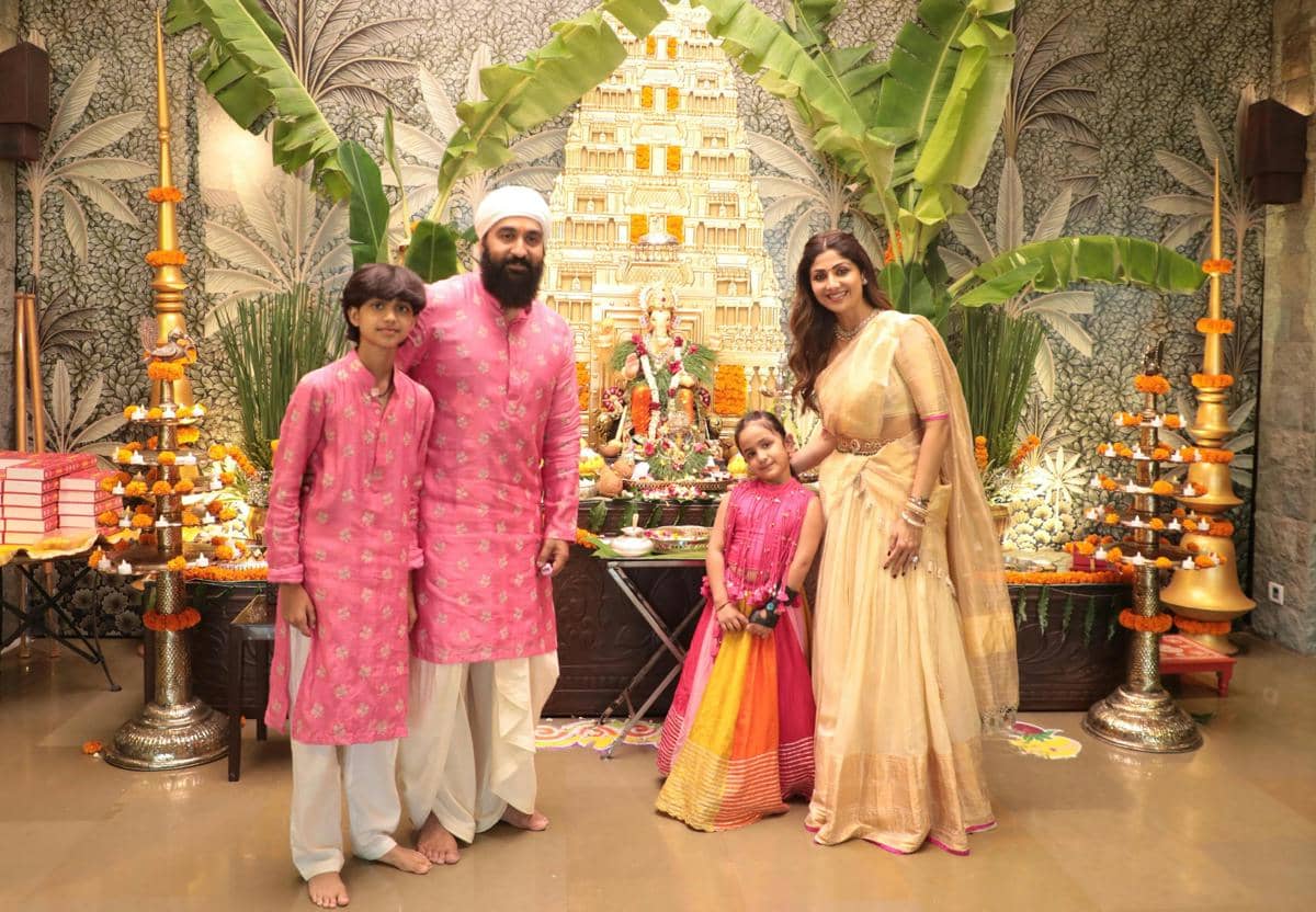 9 Artis India Rayakan Ganesh Chaturthi 2026, Khidmat!